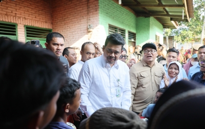 Bobby Nasution Bantu Masa Depan Dua Anak Yatim Piatu di Galang