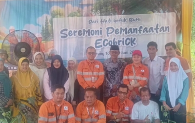 PT AR Resmikan Taman Ecobrick, Serap 2,5 Ton Sampah Plastik