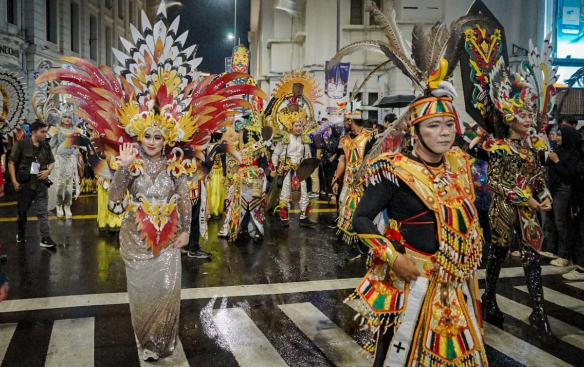 Diguyur Hujan, Karnaval Nusantara APEKSI ke-XVIII Medan Tetap Memukau dan Spektakuler
