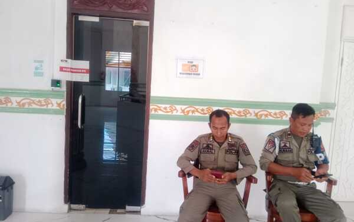 Tiga Pintu Masuk Ruang Kerja Bupati Langkat Disegel KPK