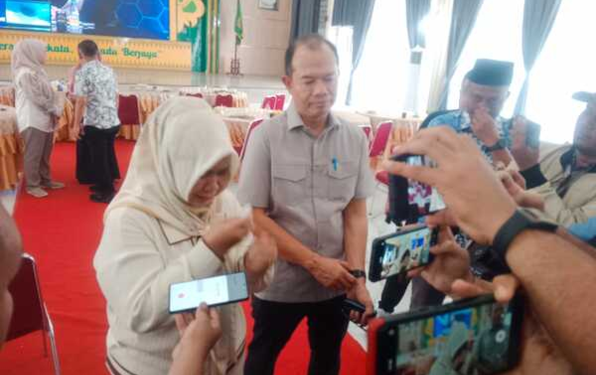 Pasca OTT Bupati Langkat,  Tiorita Berdoa Agar Pak Bupati Selalu Dalam Lindungan Allah SWT