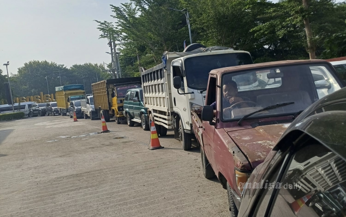 BBM Subsidi Kembali Langka, Antrean Kendaraan di Deliserdang 'Mengular' hingga Berjam-jam