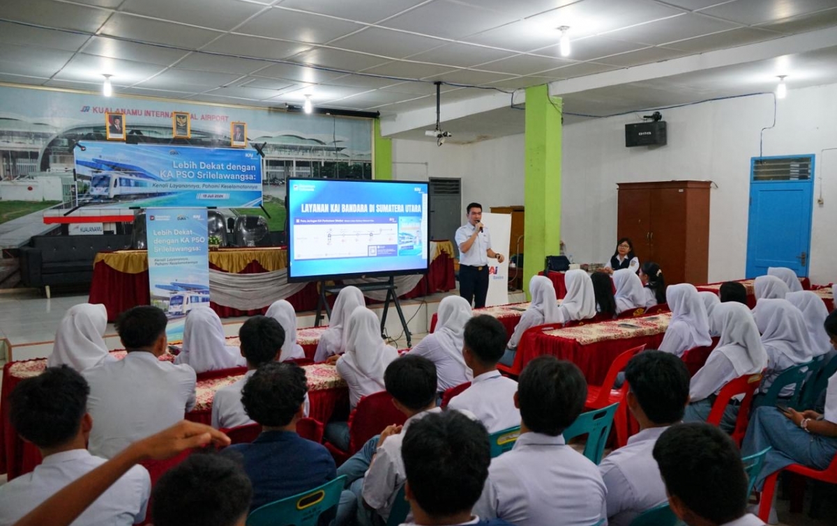 KAI Bandara Edukasi Pelajar SMA Negeri 1 Lubuk Pakam Soal Keselamatan Perkeretaapian, Juga Perkenalkan Layanan Baru