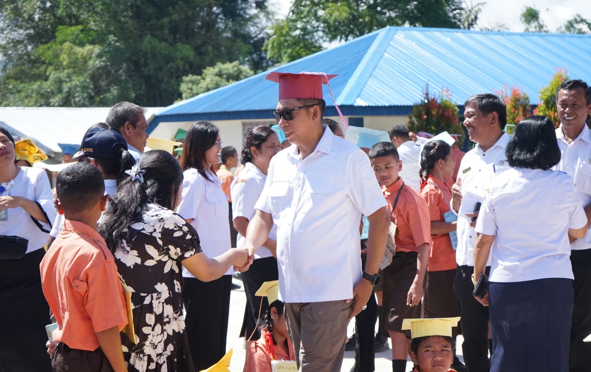 Tinjau Pelaksanaan MPLS di SMP Negeri 1 Tarutung, Bupati Sampaikan Program Saitapaias dan Tapamajuma