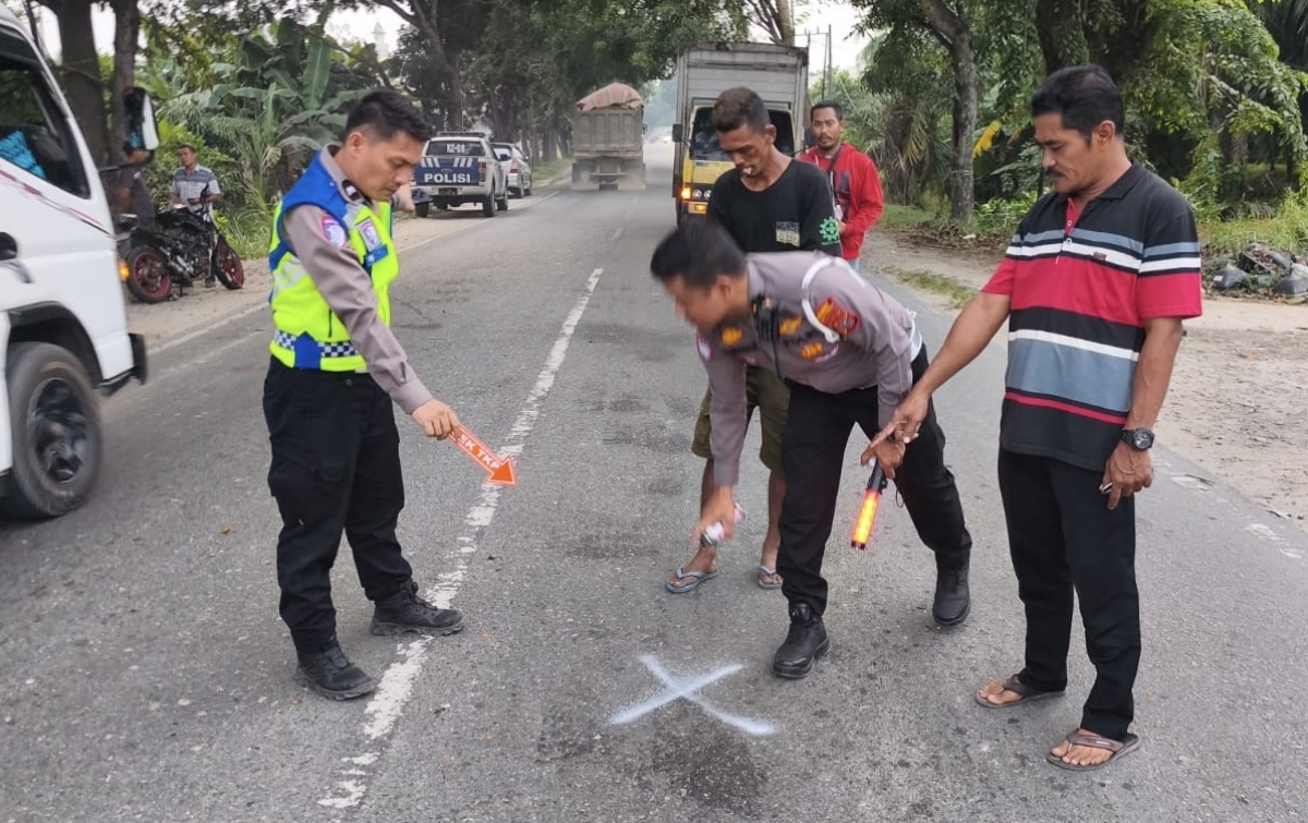 Kecelakaan Maut di Jalinsum Sergai: Pengendara CBR 150 Tewas Usai Hantam Truk Colt Diesel
