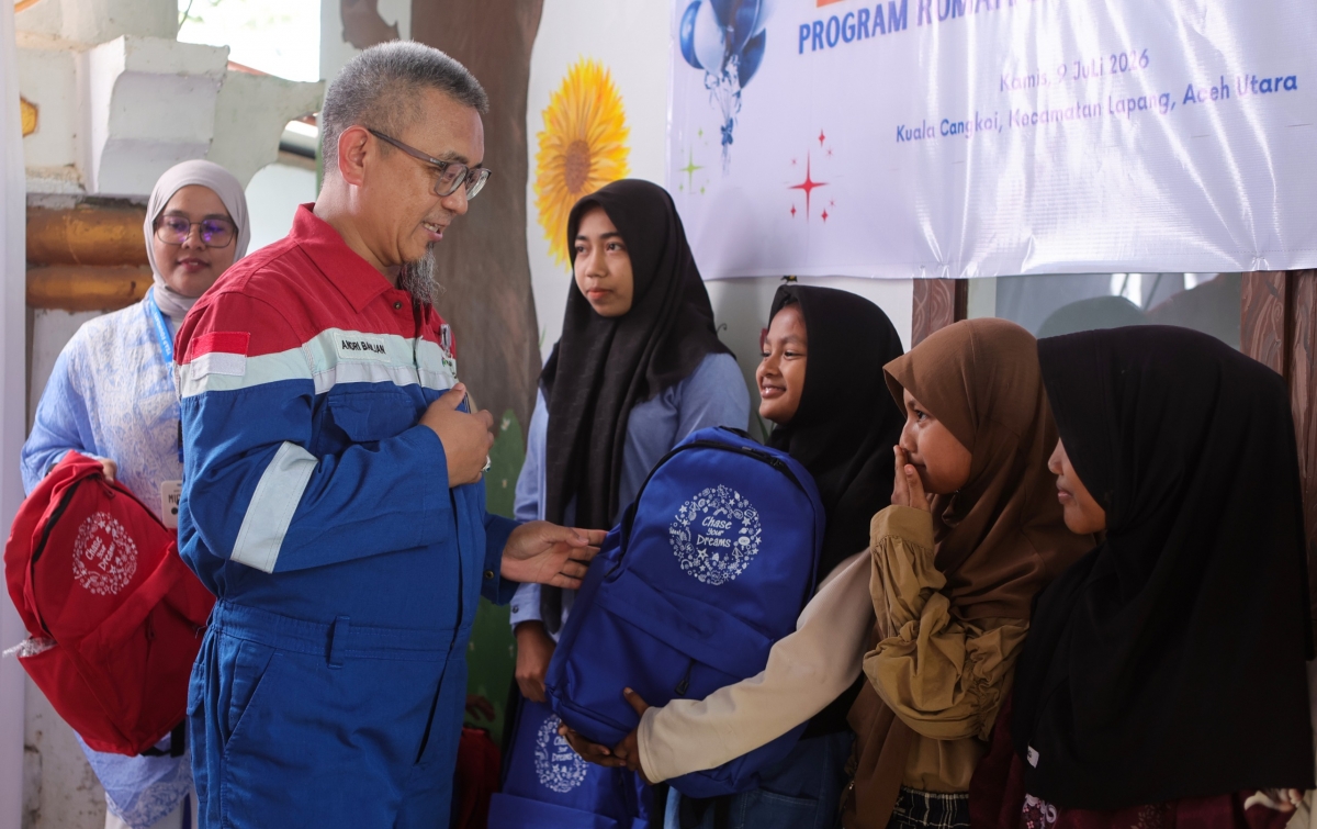 Latih Kesiapsiagaan, PHE NSO Edukasi Anak Desa Kuala Cangkoi Tanggap Bencana