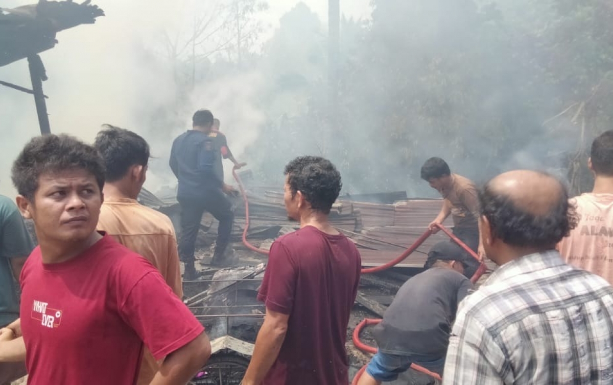 Bengkel Motor Berutu di Tigalingga Dairi Hangus Terbakar