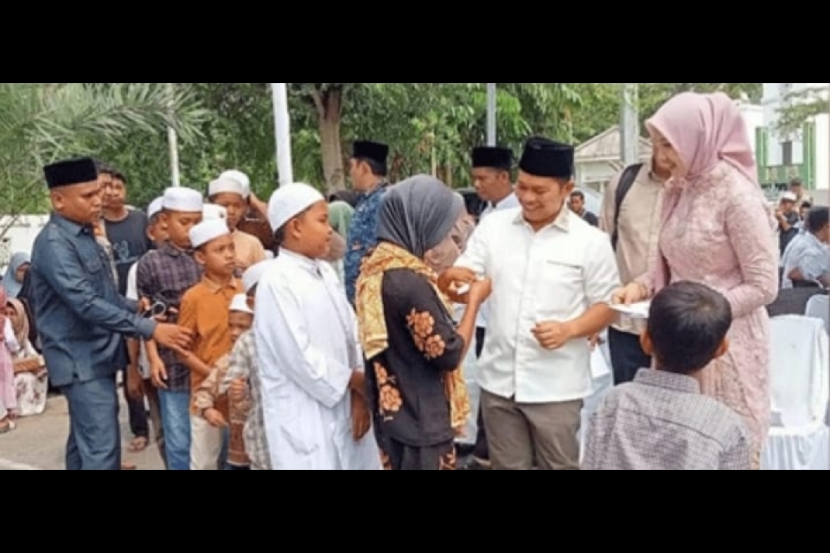 Momen Hari Jadi  ke 19 Palas, Bupati Putra Mahkota Santuni Ratusan Anak Yatim