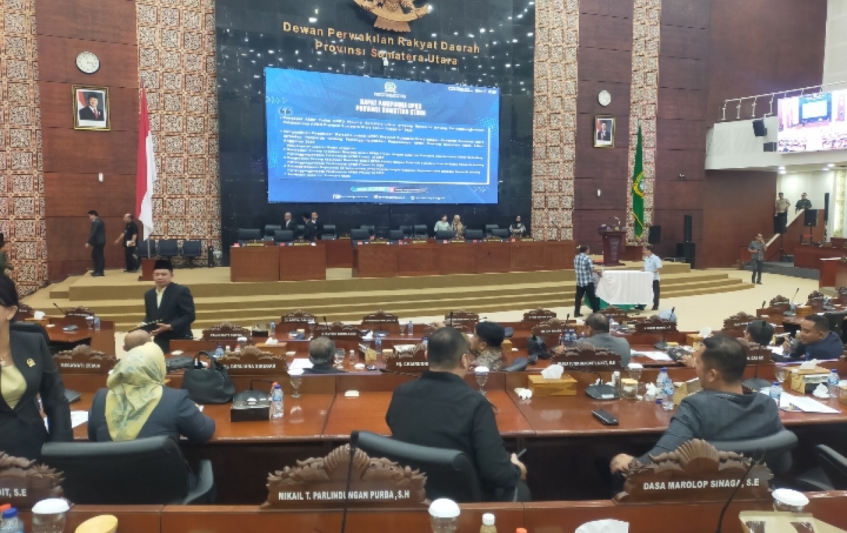 Gubsu Bobby Tinggalkan Ruangan Paripurna Dewan Saat Hujan Interupsi