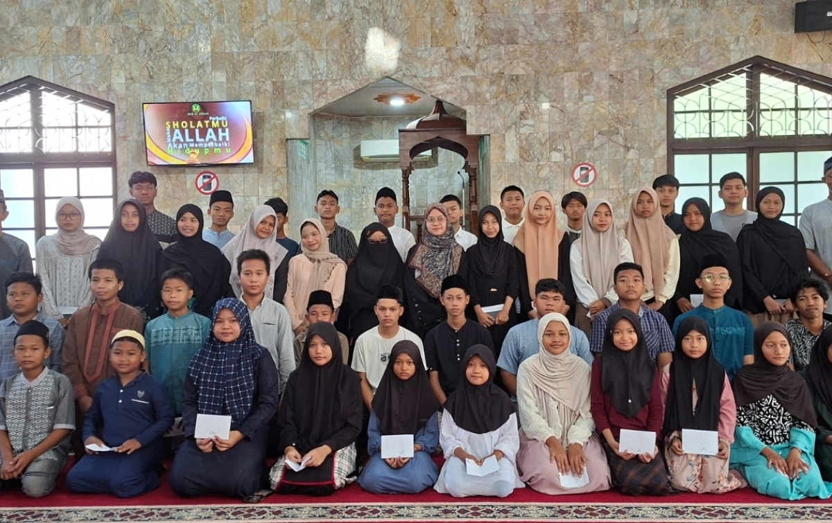 Zakat UPZ Al-Ishlah untuk 60 Pesdik, War Djamil: Kuasai Tekdigi dan Bahasa Asing