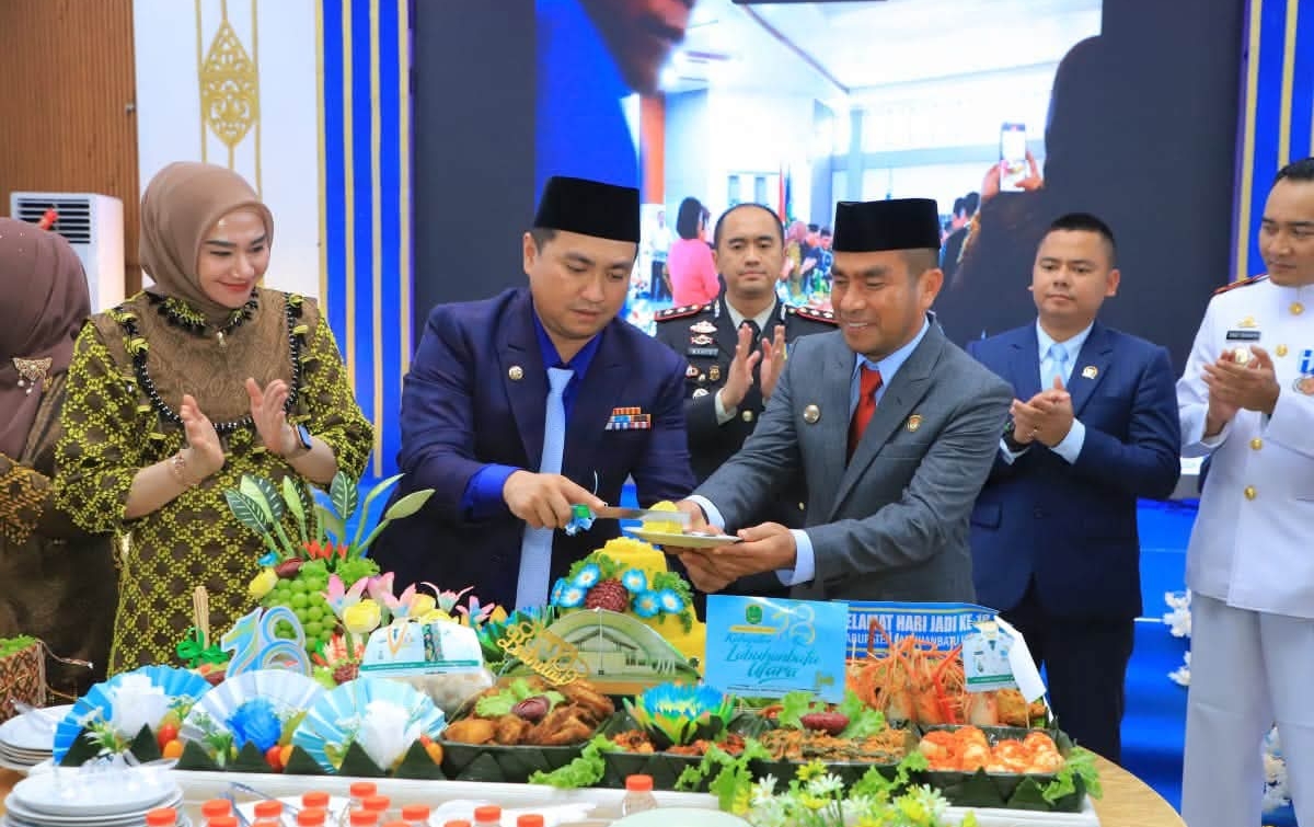 Hari Jadi ke-18 Labura, Penghormatan untuk Tokoh Pemekaran Warnai Resepsi Daerah