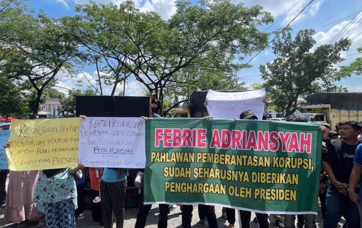Massa Hotma: Meski Tersangka, Mantan Jampidus Layak Diberi Keistimewaan