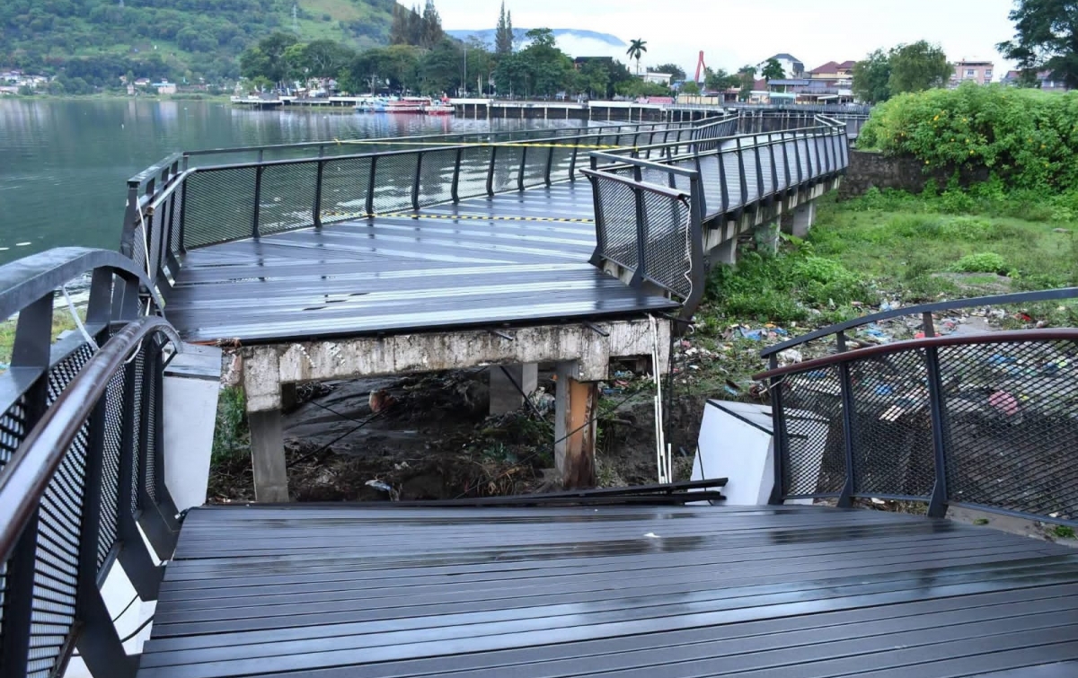 Luapan Sungai Sioto, Rusak Jembatan WFC Pangururan