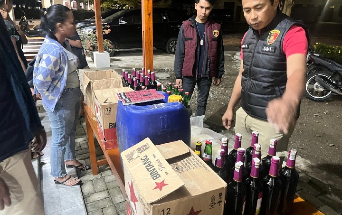 Satreskrim Polres Palas Razia Tempat Hiburan Malam, Sita Puluhan Botol Miras