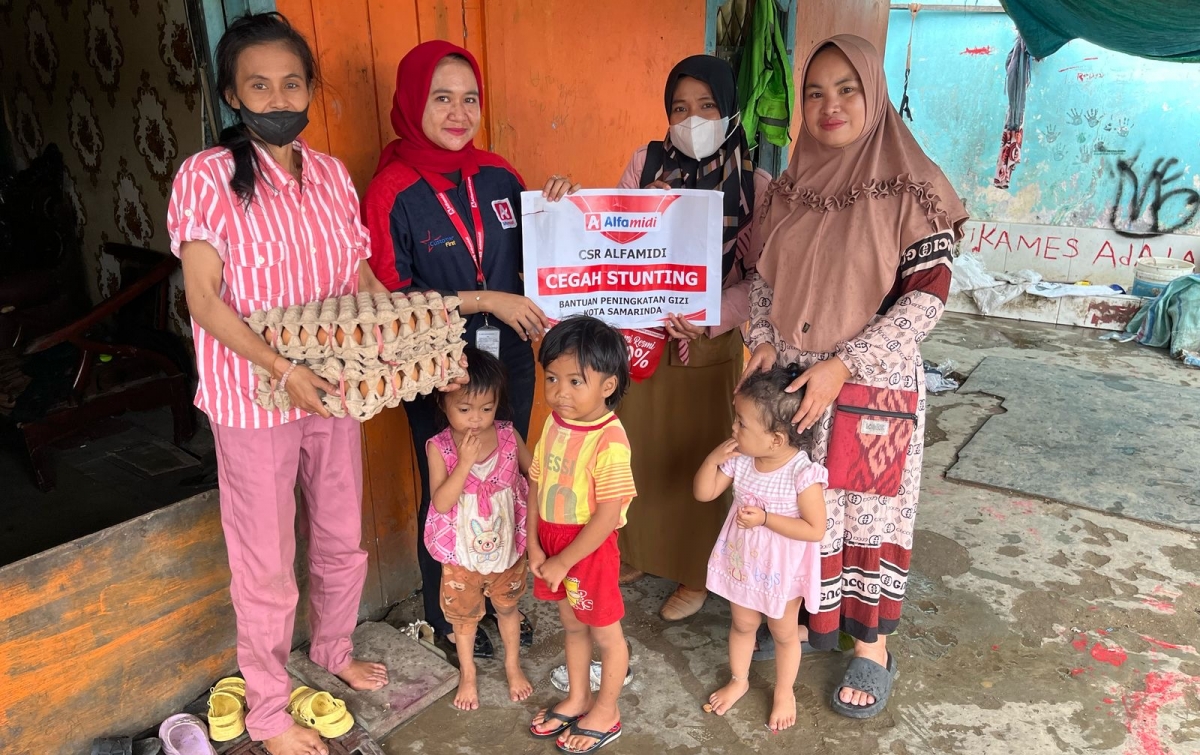 Dukung Gizi Anak, Alfamidi Salurkan Lebih dari 160 Ribu Telur di 26 Kabupaten/Kota
