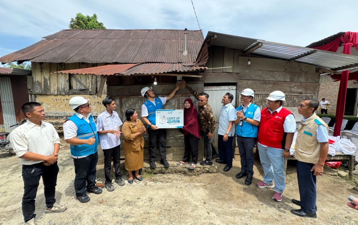 Donasi Pegawai PLN Bawa Cahaya Harapan: 13 Keluarga di Simalungun Kini Nikmati Listrik Gratis