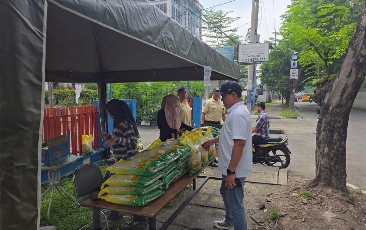 Bulog Sumut Kembali Jual Beras SPHP di Depan Gudang