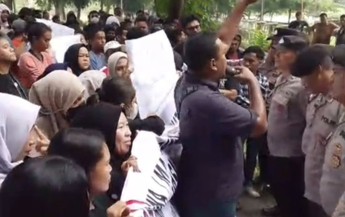 Tuntut Keadilan Penertiban THM Blue Night, Ratusan Massa dari Aliansi Mahasiswa dan Masyarakat Sumatera Utara Unjukrasa Kantor Bupati Langkat