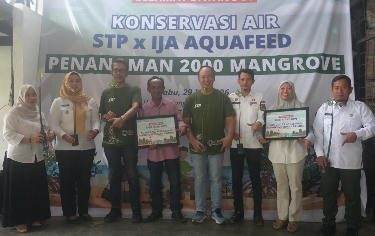 Dukung Bebas Deforestasi, STP dan IJA Aquafeed Tanam 2.000 Bibit Mangrove di Sergai