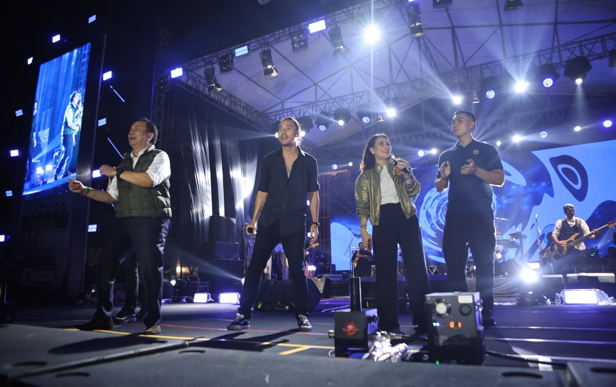Dewa 19 Guncang Nommensen Festival 2026, Ribuan Orang Padati Kampus UHN Medan