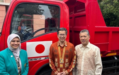 Pemerintah Jepang Serahkan Bantuan Hibah Alat Berat untuk Pemulihan Bencana di Aceh
