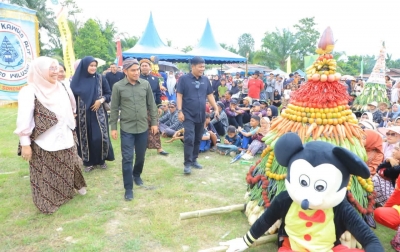 Wabup Labura Dorong Kirab Gunungan Sonomartani Masuk Agenda Wisata Budaya Tahunan