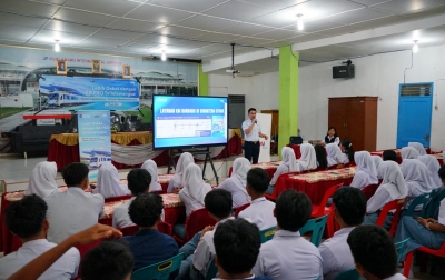 KAI Bandara Edukasi Pelajar SMA Negeri 1 Lubuk Pakam Soal Keselamatan Perkeretaapian, Juga Perkenalkan Layanan Baru