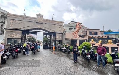 BREAKING NEWS: Rumah di Kompleks Grand Polonia Hancur Diduga Akibat Ledakan, Lexus Tertimpa Atap