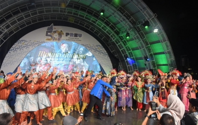 Kilau Benang Emas Serdang Warnai Panggung Budaya PRSU ke-50