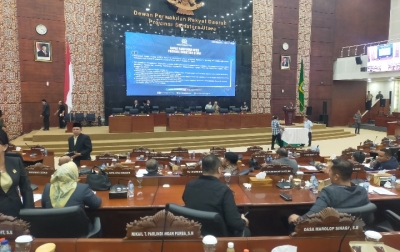 Gubsu Bobby Tinggalkan Ruangan Paripurna Dewan Saat Hujan Interupsi
