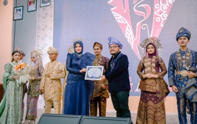 Gaya Busana Adat Melayu Go Modern! BSP Gallery Edukasi Gen Z Lewat Fashion Show Budaya