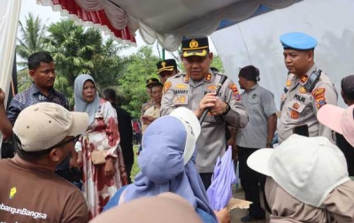 Polres Langkat Kawal Pengamanan Penyampaian  Aspirasi  Korban Banjir  Besitang
