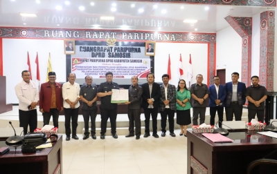 Bupati Samosir Bersama DPRD Tetapkan Perda Pertanggungjawaban APBD 2025 dan Perda Pengelolaan Sampah