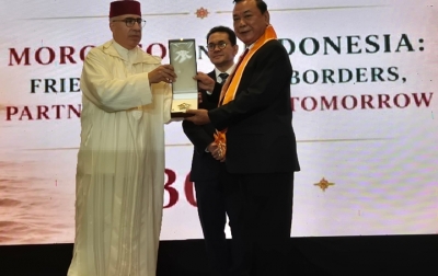 Berjasa Tingkatkan Kerja Sama Bilateral Saat Menjabat Dubes, Hasrul Azwar Terima Royal Medal Wissam Malaki dari Raja Maroko