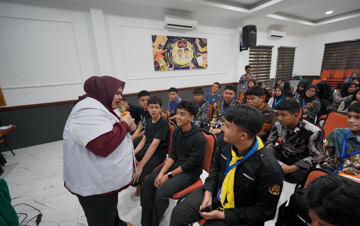 Pertamina Patra Niaga Sumbagut Edukasi Siswa SMA Al-Azhar Medan tentang Pencegahan HIV/AIDS