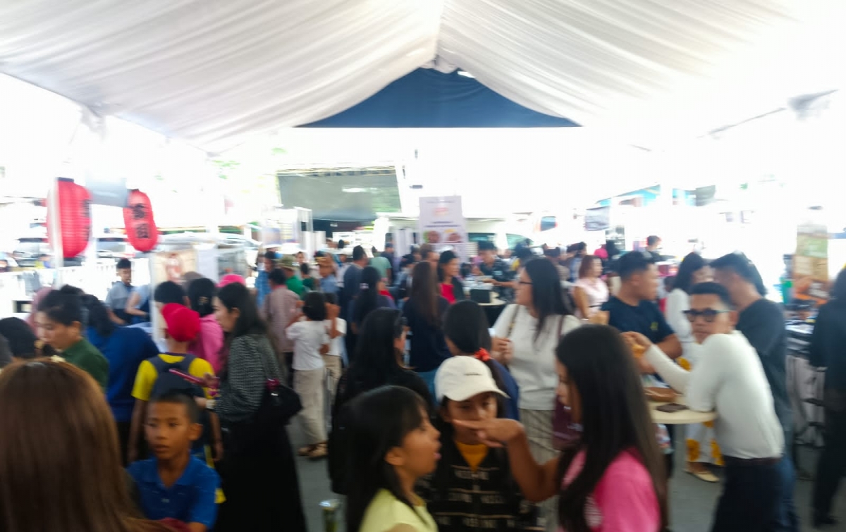 Booth Kuliner dan Kopi Tao Toba Jou Jou Diserbu Pengunjung