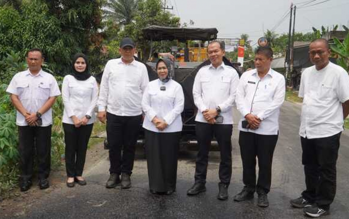 Plt  Bupati Langkat Tinjau Pengerjaan Tahap Pertama Jalan Secanggang