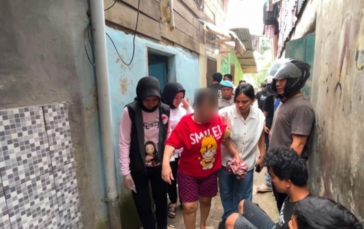 Gerebek Pemukiman Padat Pinggir Sungai Deli Seorang IRT Kena Ciduk