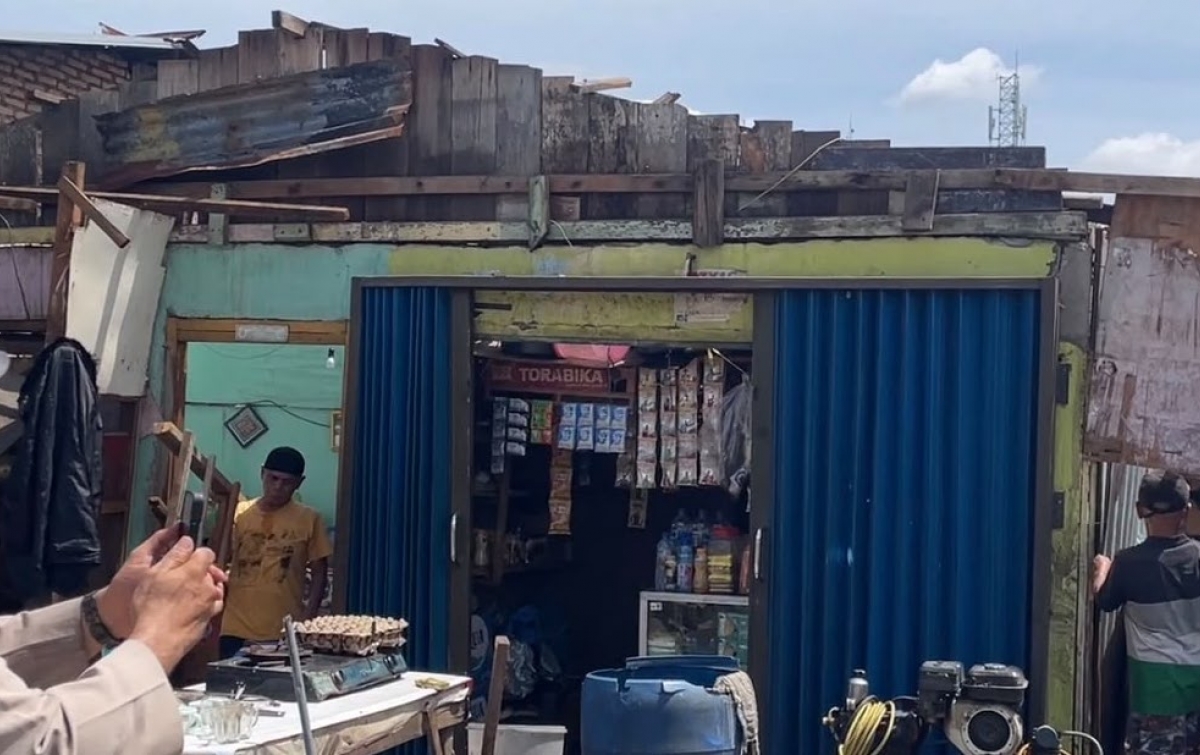 Cuaca Ekstrem Melanda Medan Johor: Ratusan Rumah Rusak, Pengungsian Didirikan