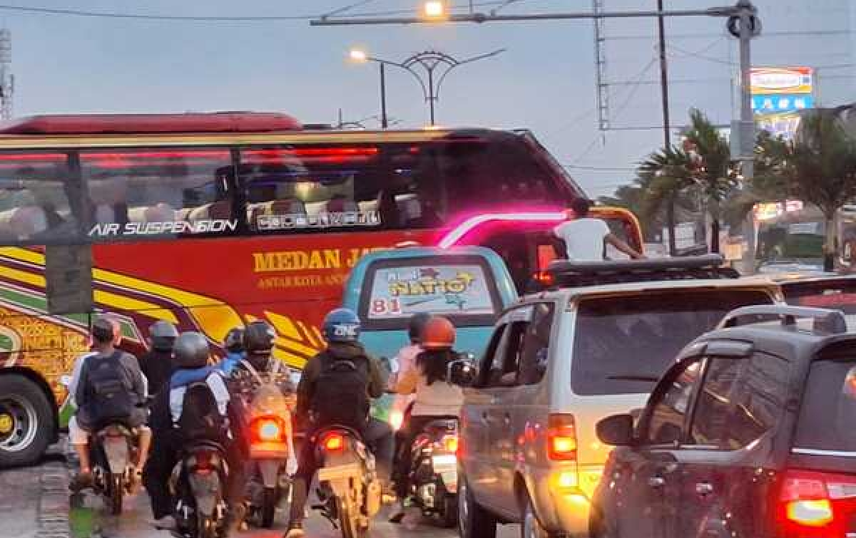 Pool Bus Ilegal Diduga Jadi Biang Kerok Kemacetan di Jalan Sisingamangaraja Medan