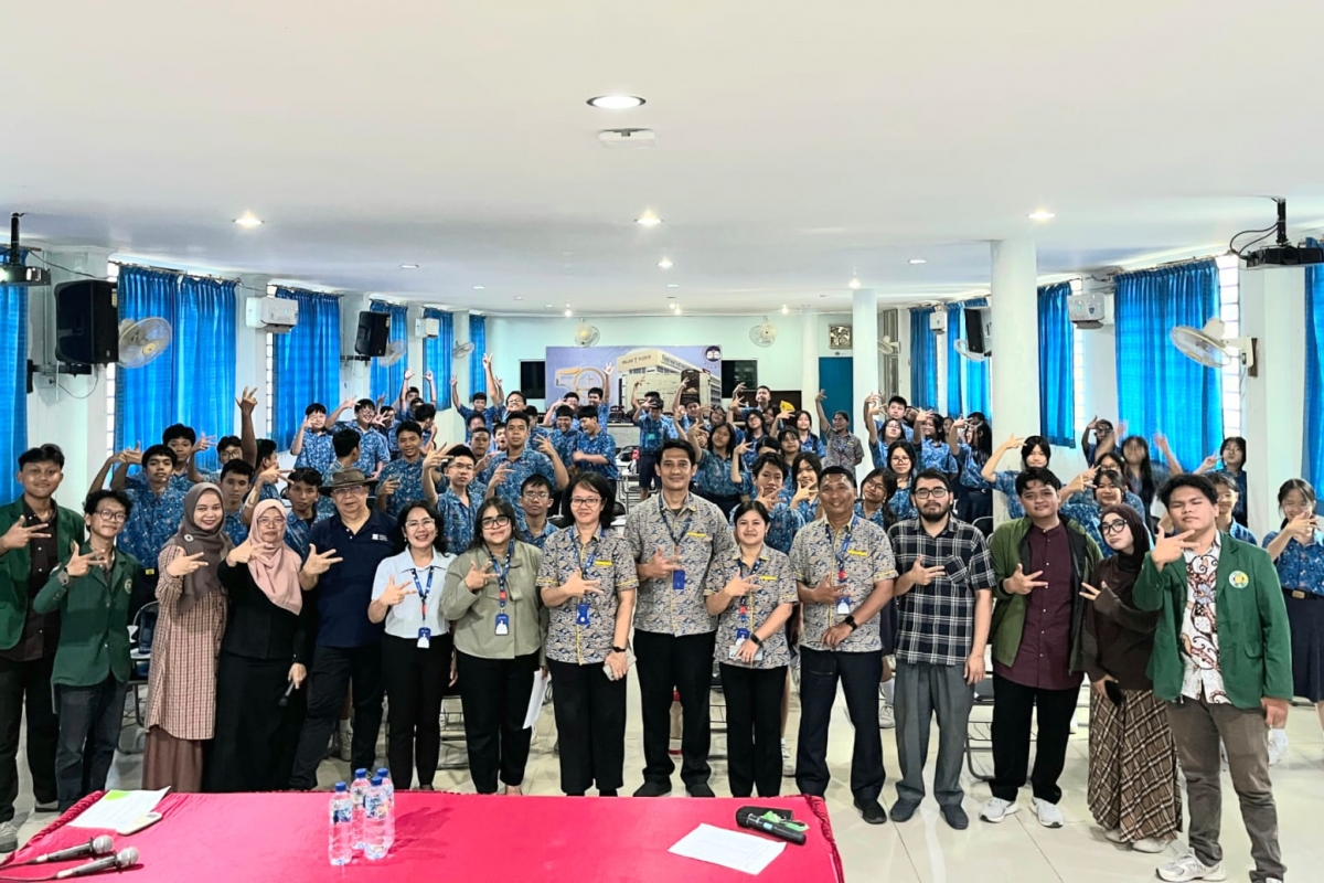 Tim USU dan Pakar Arsitektur Dunia Ajak Siswa SMP Kristen Kalam Kudus Membaca Kota