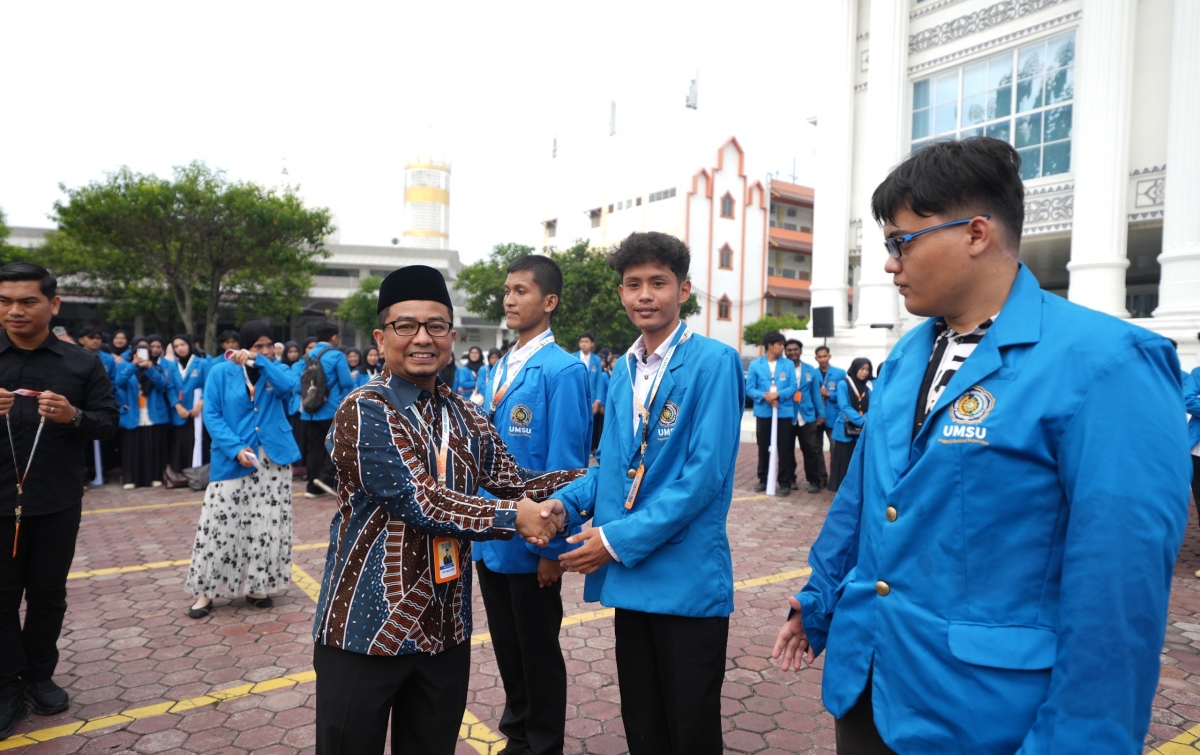 Rektor Berangkatkan 460 Mahasiswa  KKN Tematik Literasi, UMSU Miliki SDM yang Siap Selenggarakan di 100 Tempat