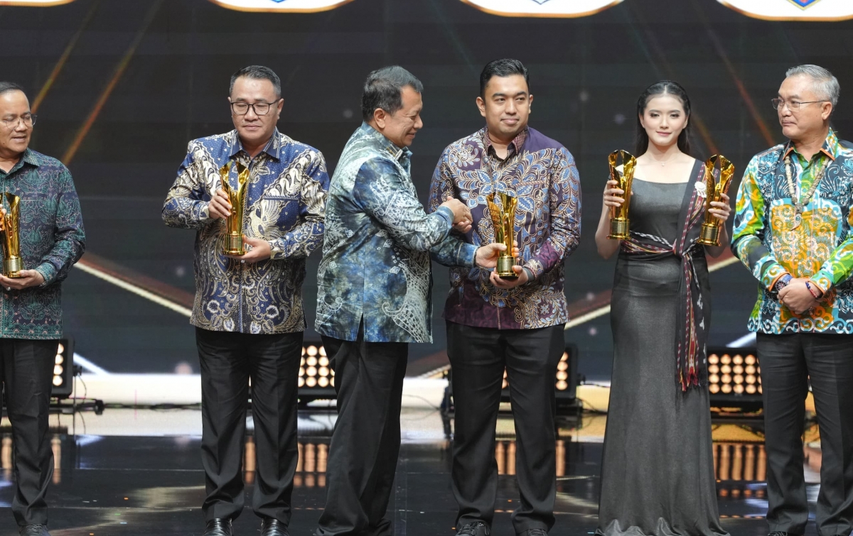 Rico Waas Raih Pemimpin Daerah Award 2026, QRESTO Bawa Medan Jadi Pelopor Inovasi Perpajakan di Indonesia