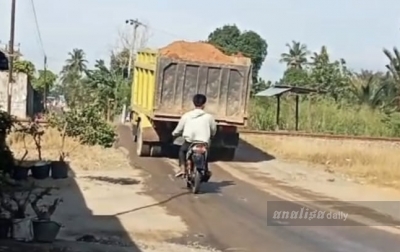 Debu Tebal dan Ancaman Jalan Rusak, Warga Sei Rampah Resah Aktivitas Truk Galian C Bebas Melintas