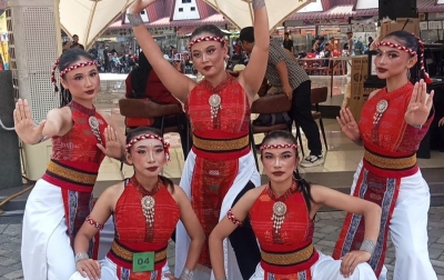 Mahasiswa UDI Tampilkan Tari Tradisional di Gebyar KORMISU 2026