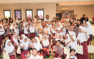 Peringatan HAN: Siswa SD Tanjung Morawa Nonton Bareng Bupati Deli Serdang 
