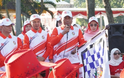 Semarak HUT ke–81 Kemerdekaan RI, Wakil Bupati Lepas Gerak Jalan Beregu