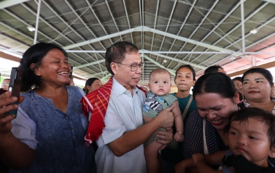 Kunjungan Reses di STM Hilir, Genzo Senang Digendong Bolangnya, Sofyan Tan Ginting