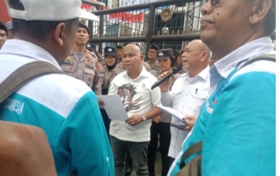 Serikat Buruh Binjai Tuntut Hapus Eksploitasi Tenaga Kerja di DPRD Sumut