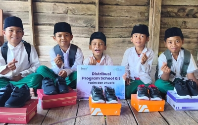 Ketika Sepasang Sepatu dan Bantuan Pangan Menjadi Harapan Baru  Bagi Masyarakat di Pelosok Negeri